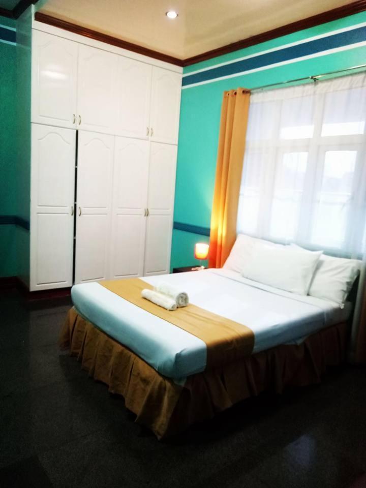 Villa Jhoana Resort Angono Rum bild