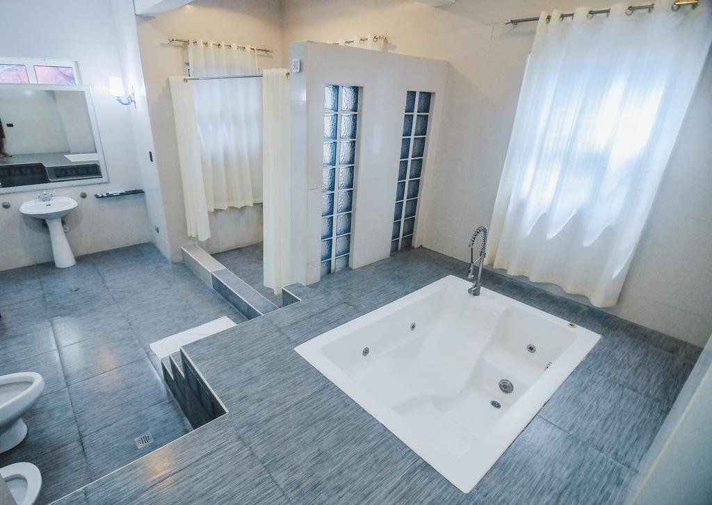 Villa Jhoana Resort Angono Exteriör bild